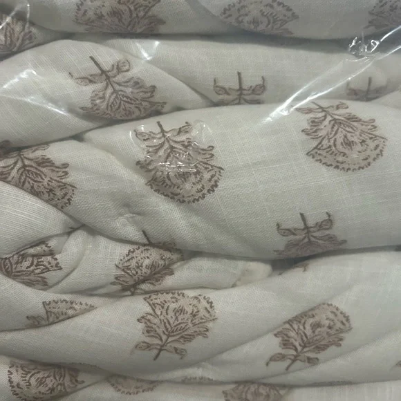 Studio McGee F/Q Lofty Slub Woodblock Floral Print Quilt Off White/ Mauve - Picture 11 of 12